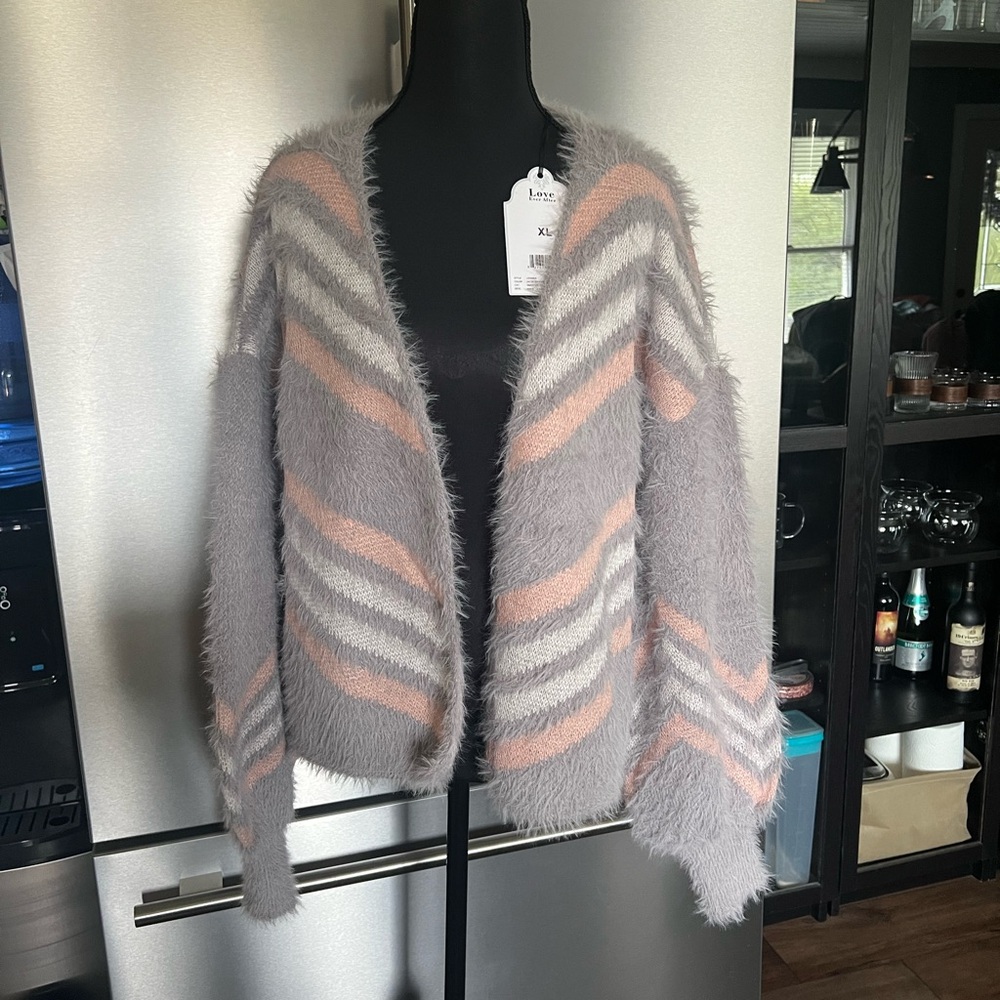 NWT Eyelash Gray and Pink Chevron Cardigan XL